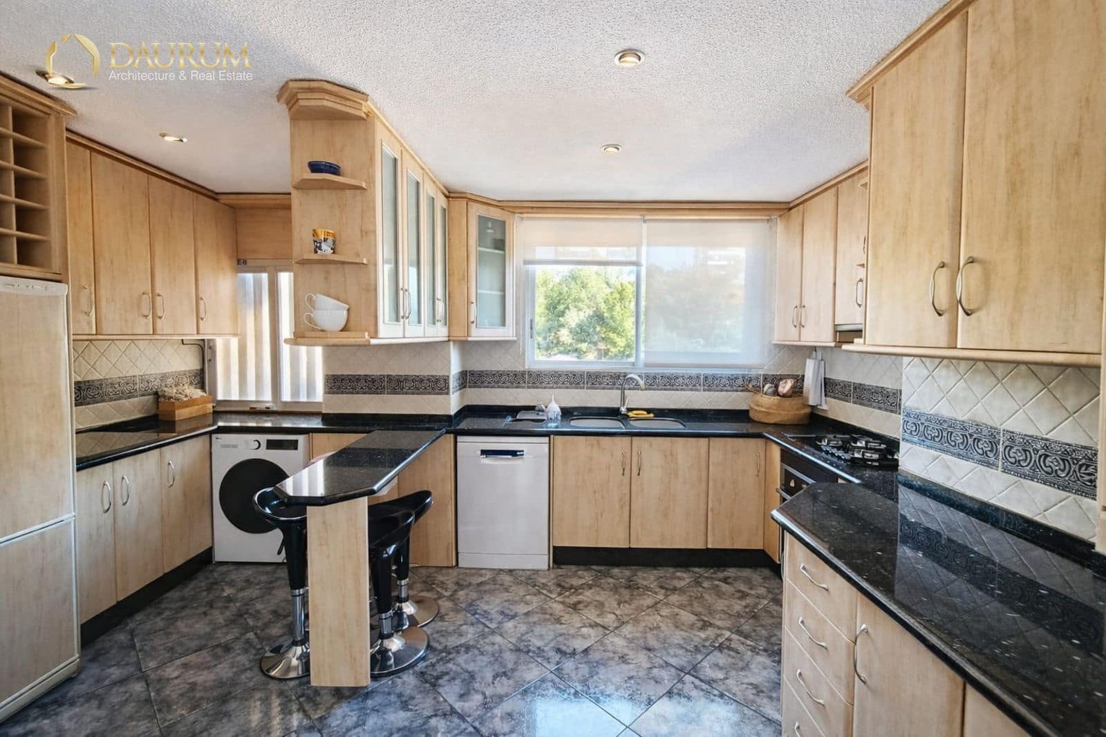 2 soverom Leilighet til salgs i Benidorm med svømmebasseng - € 500 000 (Ref: 9788864)