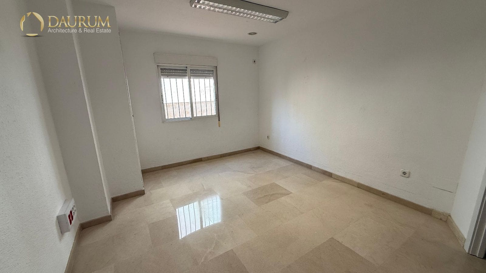 Kantoor te huur in Alicante stad - € 900 (Ref: 9793748)