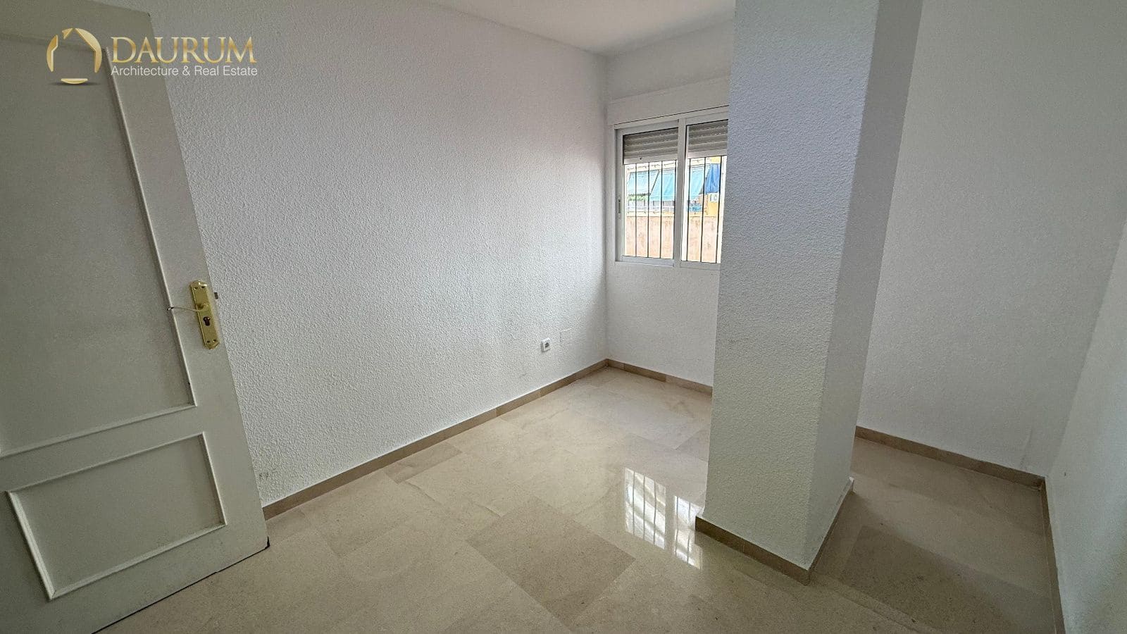 Kantoor te huur in Alicante stad - € 900 (Ref: 9793748)