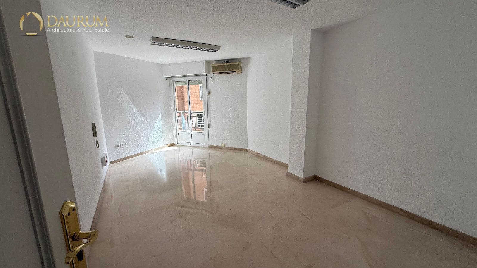 Kantoor te huur in Alicante stad - € 900 (Ref: 9793748)