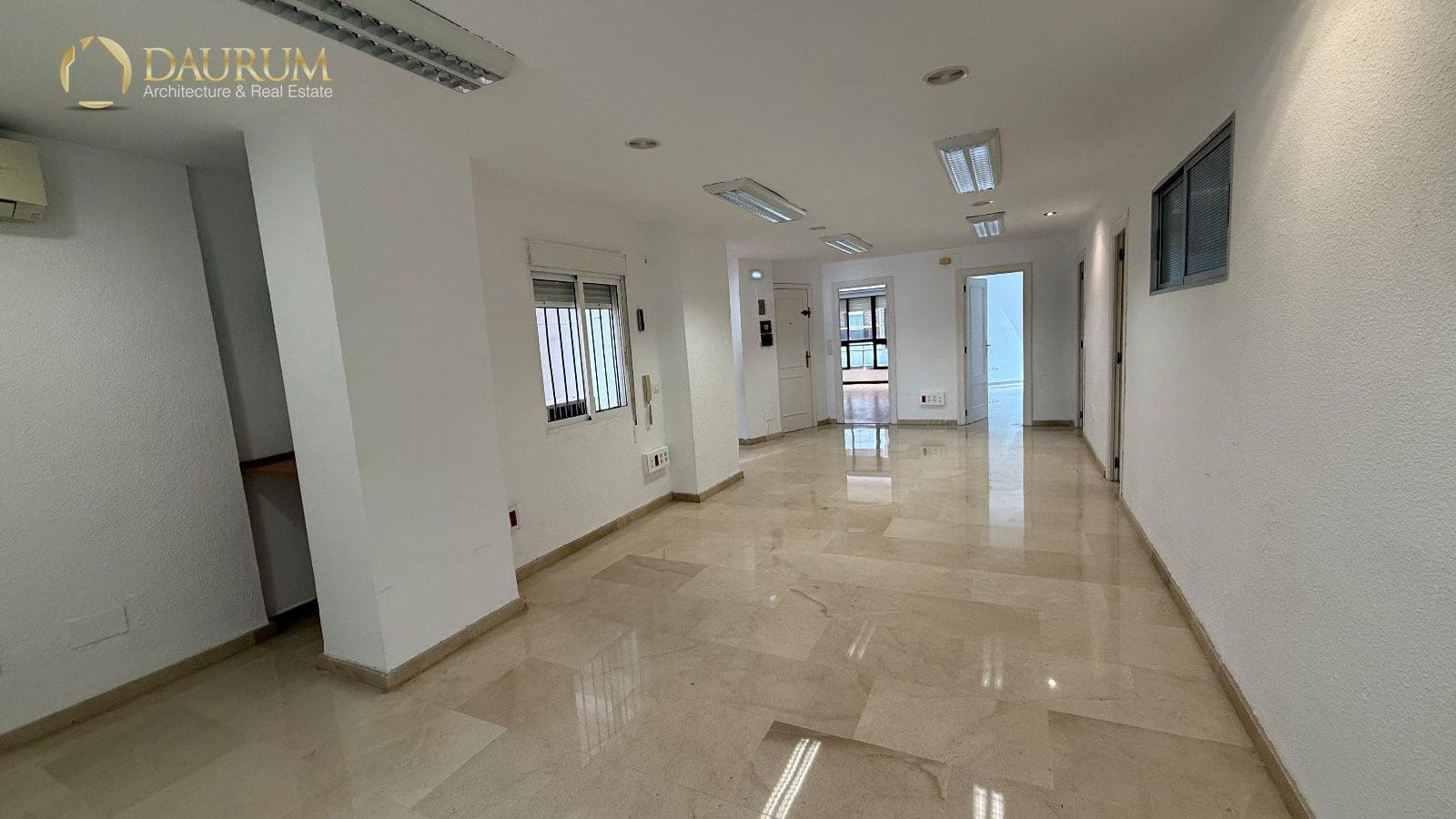 Kantoor te huur in Alicante stad - € 900 (Ref: 9793748)
