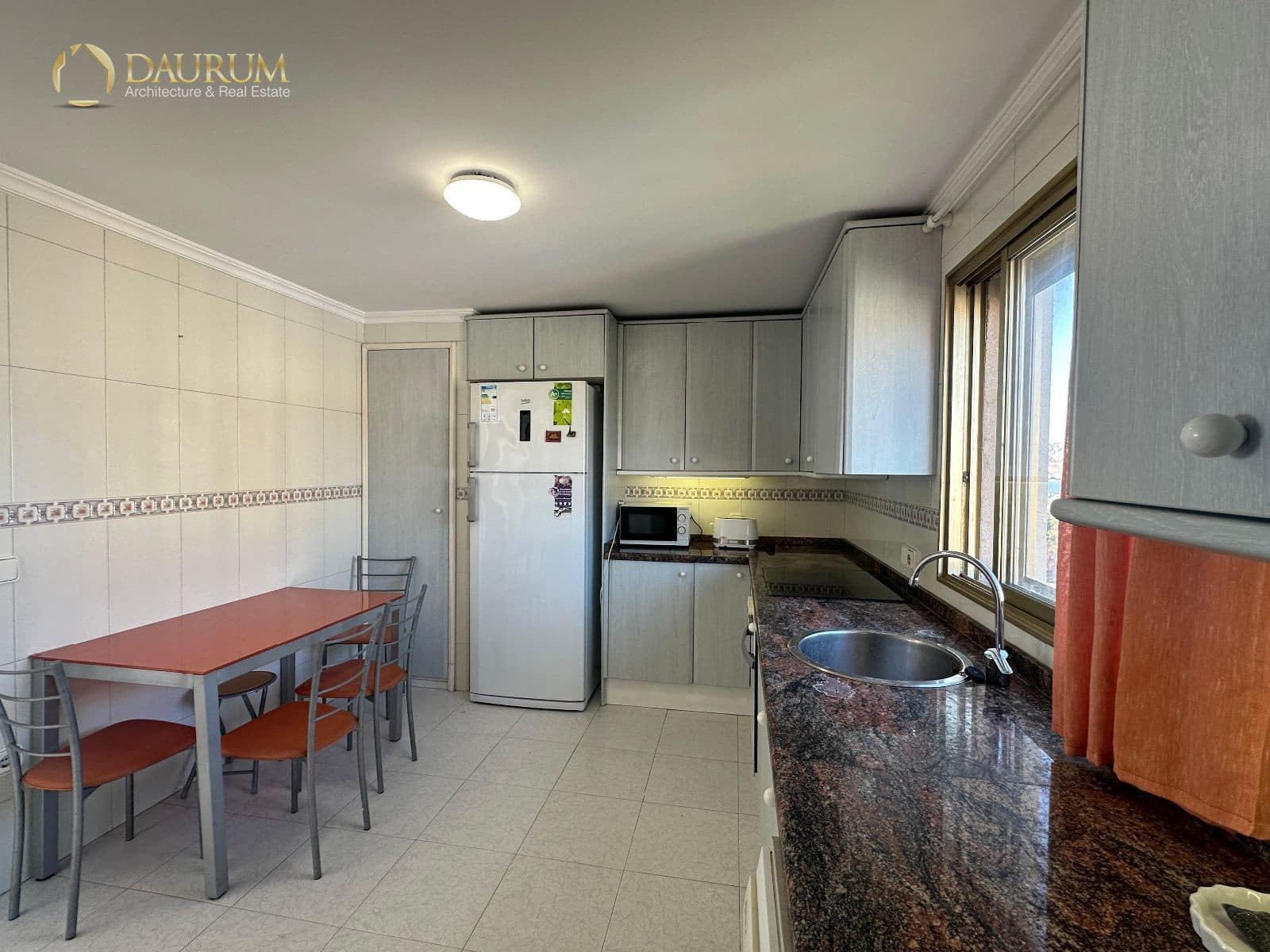 4 slaapkamer Flat te koop in Cabo de las Huertas met zwembad garage - € 550.000 (Ref: 9802742)