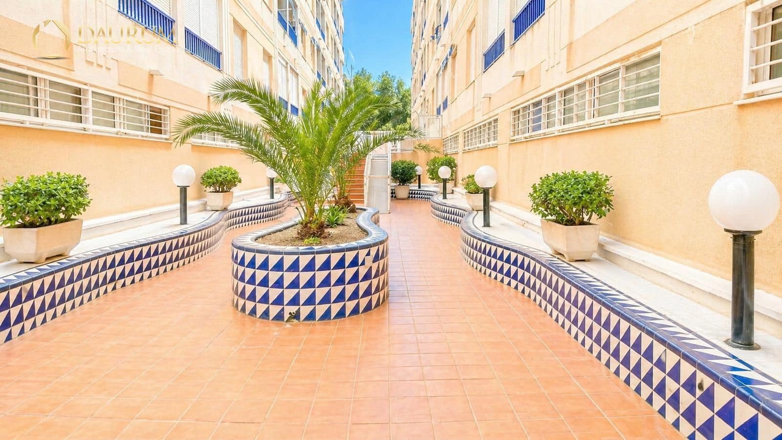 Piso de 2 habitaciones en Guardamar del Segura en venta con piscina garaje - 149.000 € (Ref: 9805337)