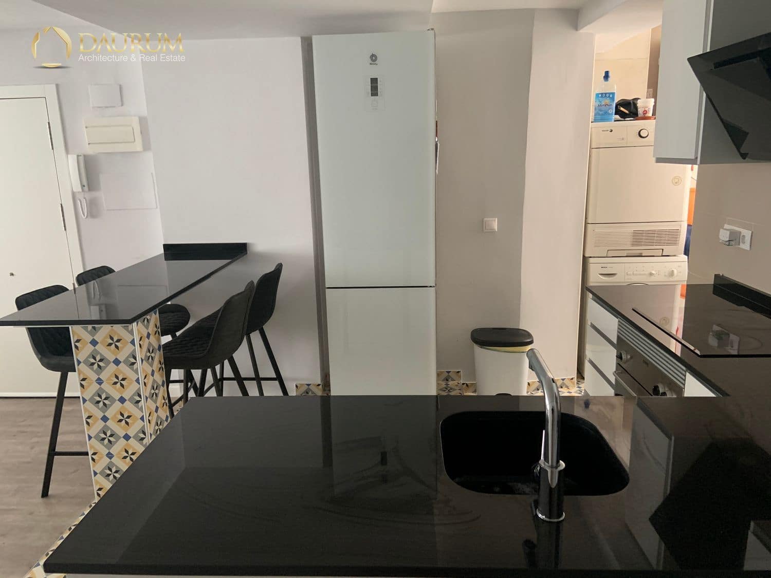 Piso de 3 habitaciones en Alicante / Alacant ciudad en venta con garaje - 239.900 € (Ref: 9808942)