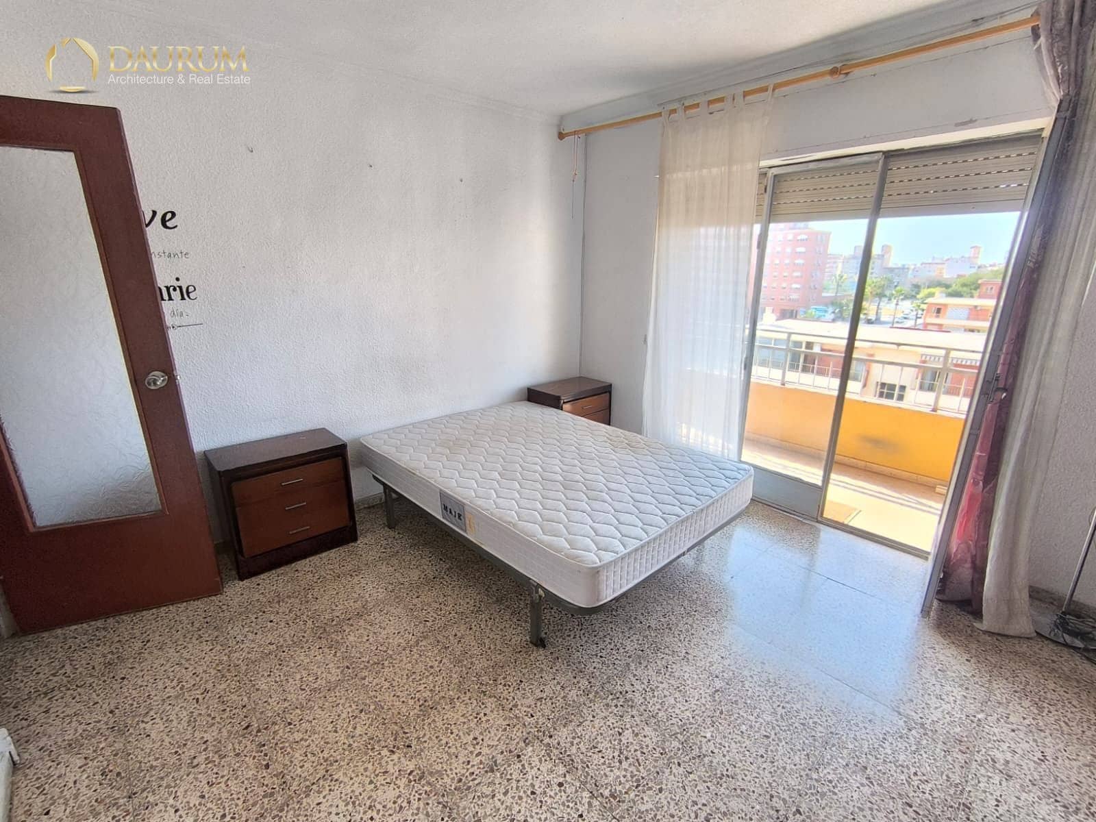 3 slaapkamer Flat te koop in Alicante stad met garage - € 130.000 (Ref: 9809668)