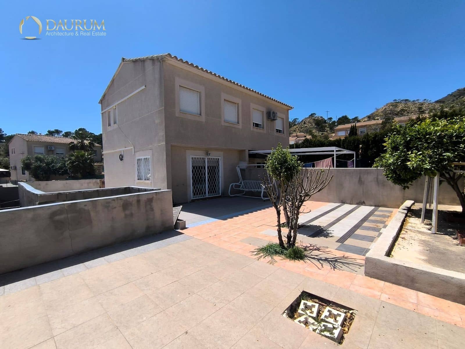 4 bedroom Villa for sale in Aguas de Busot / Aigues with garage - € 250,000 (Ref: 9814844)