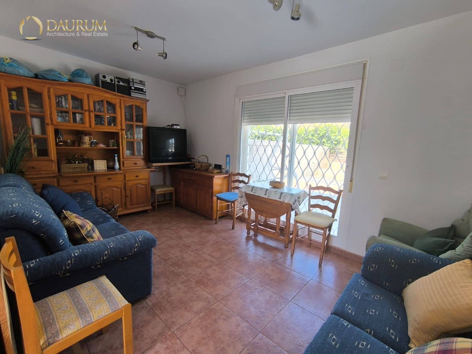 4 bedroom Villa for sale in Aguas de Busot / Aigues with garage - € 250,000 (Ref: 9814844)