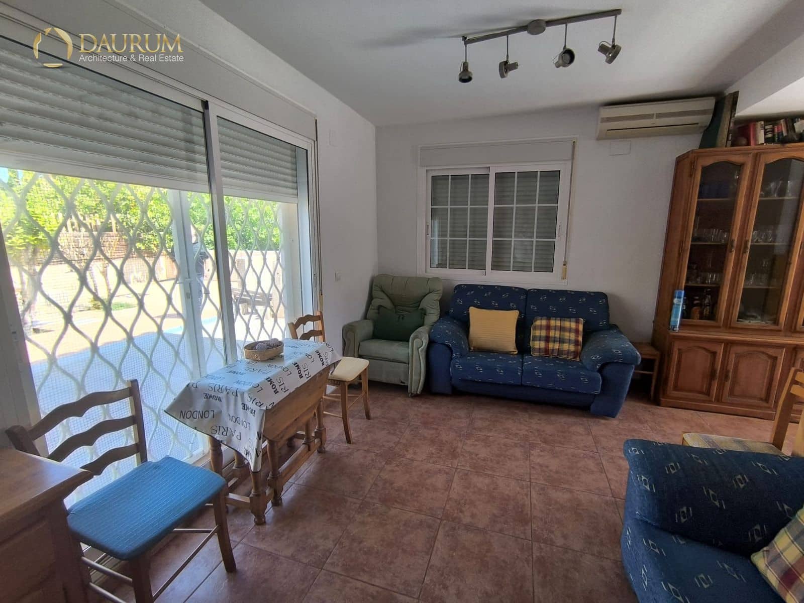 4 bedroom Villa for sale in Aguas de Busot / Aigues with garage - € 250,000 (Ref: 9814844)