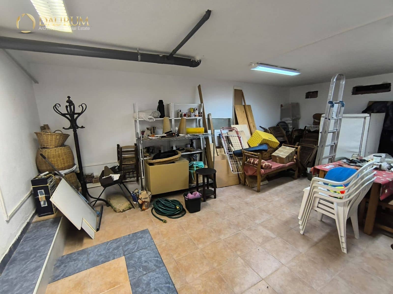 4 bedroom Villa for sale in Aguas de Busot / Aigues with garage - € 250,000 (Ref: 9814844)