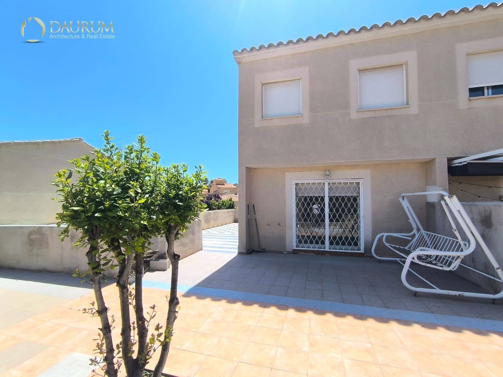 4 bedroom Villa for sale in Aguas de Busot / Aigues with garage - € 250,000 (Ref: 9814844)