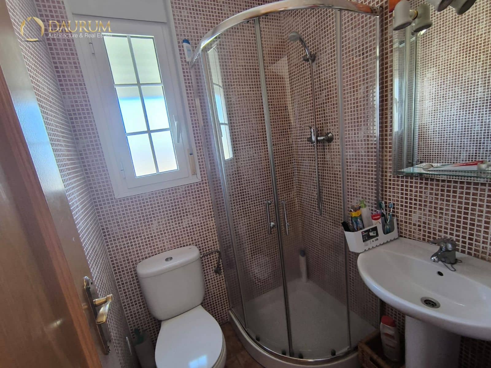 4 bedroom Villa for sale in Aguas de Busot / Aigues with garage - € 250,000 (Ref: 9814844)