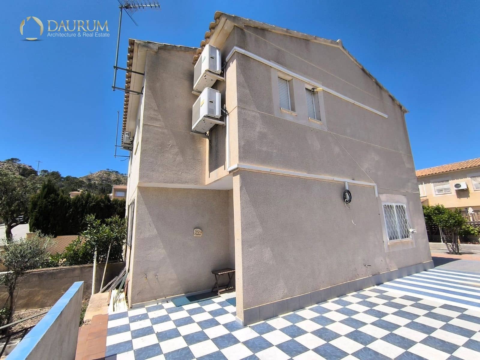 4 bedroom Villa for sale in Aguas de Busot / Aigues with garage - € 250,000 (Ref: 9814844)