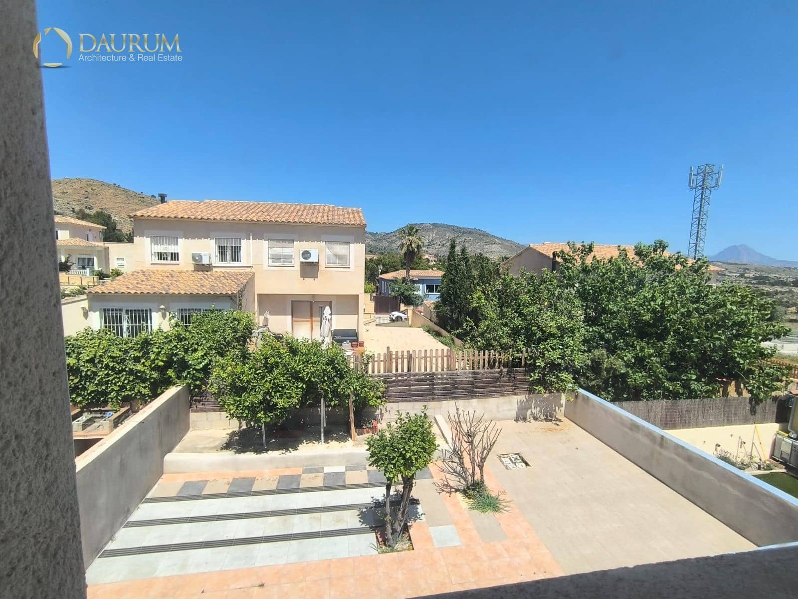 4 bedroom Villa for sale in Aguas de Busot / Aigues with garage - € 250,000 (Ref: 9814844)