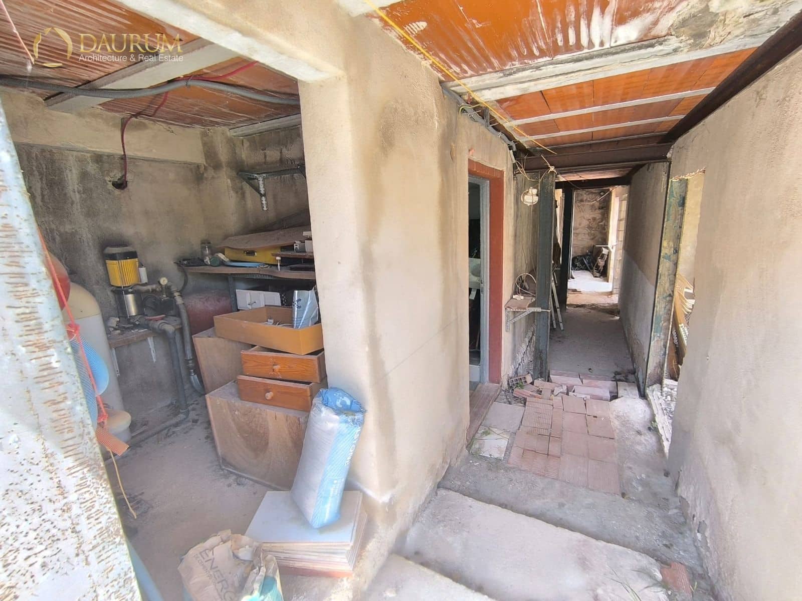 4 bedroom Villa for sale in Aguas de Busot / Aigues with garage - € 250,000 (Ref: 9814844)