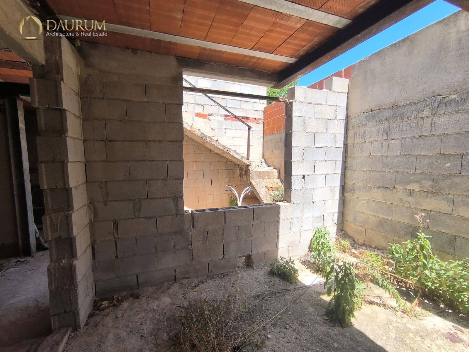 4 bedroom Villa for sale in Aguas de Busot / Aigues with garage - € 250,000 (Ref: 9814844)