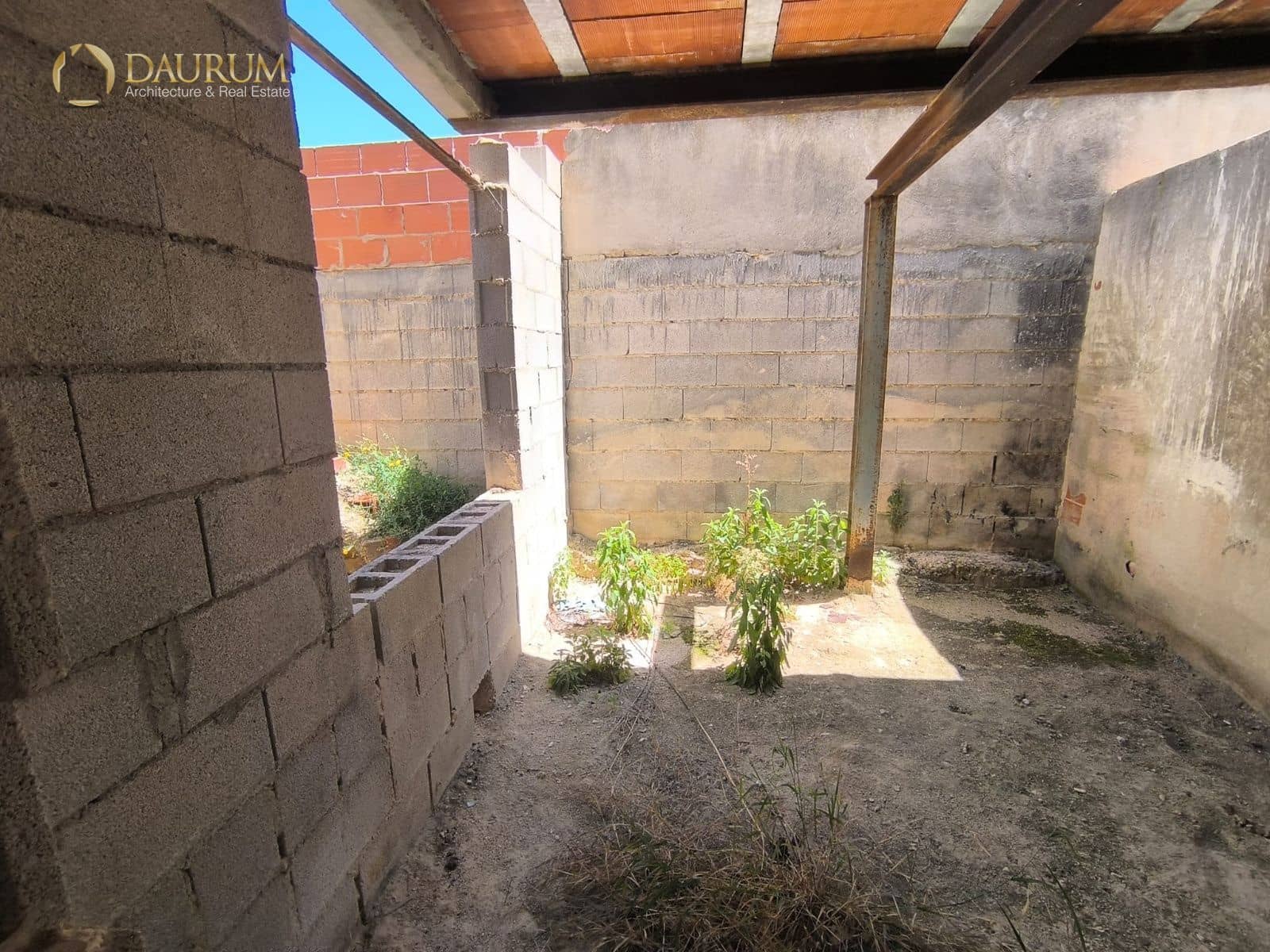 4 bedroom Villa for sale in Aguas de Busot / Aigues with garage - € 250,000 (Ref: 9814844)