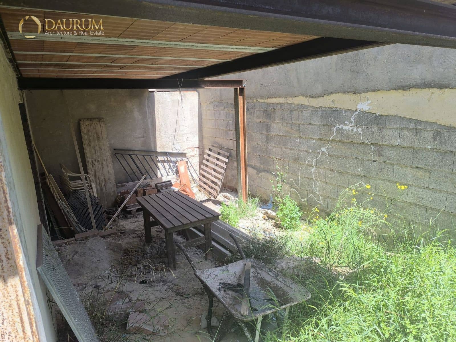 4 bedroom Villa for sale in Aguas de Busot / Aigues with garage - € 250,000 (Ref: 9814844)