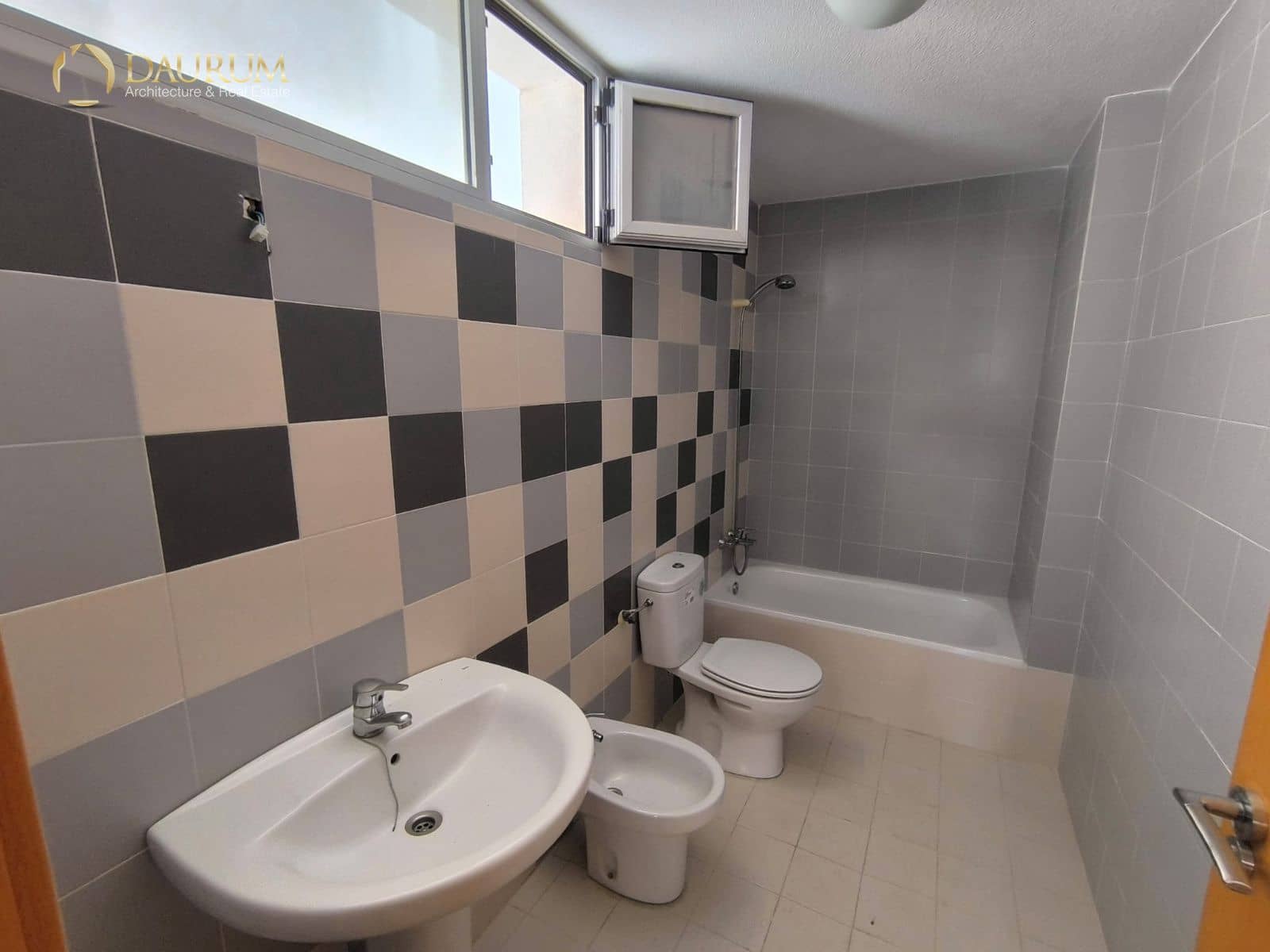 4 camera da letto Appartamento in vendita in Alicante citta con garage - 277.017 € (Rif: 9819089)