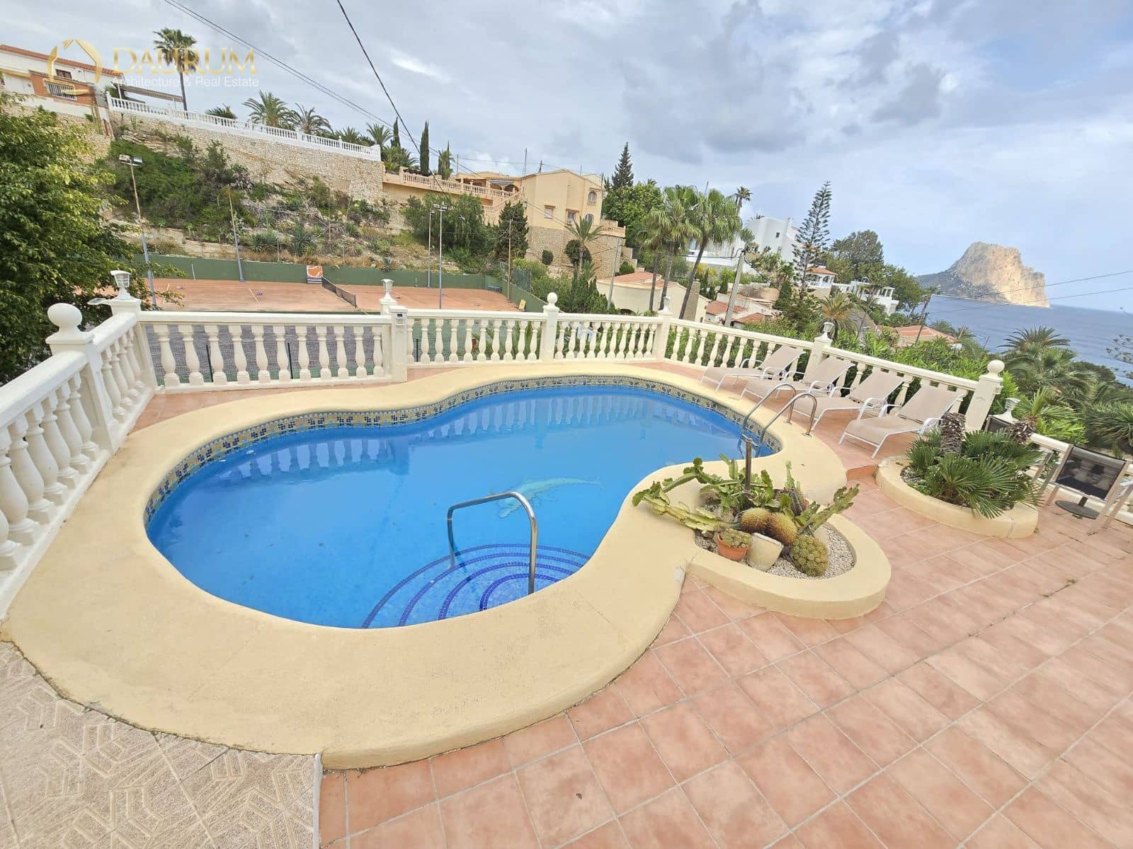 5 chambre Villa/Maison à vendre à Calpe / Calp avec piscine garage - 990 000 € (Ref: 9823970)