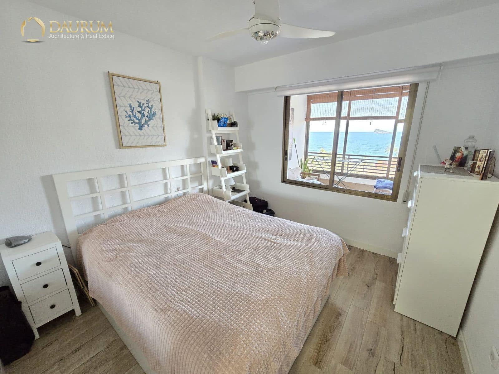 1 bedroom Flat for sale in Benidorm with pool garage - € 365,000 (Ref: 9829962)