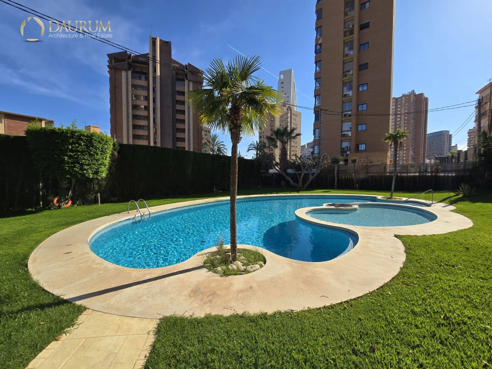 1 bedroom Flat for sale in Benidorm with pool garage - € 365,000 (Ref: 9829962)