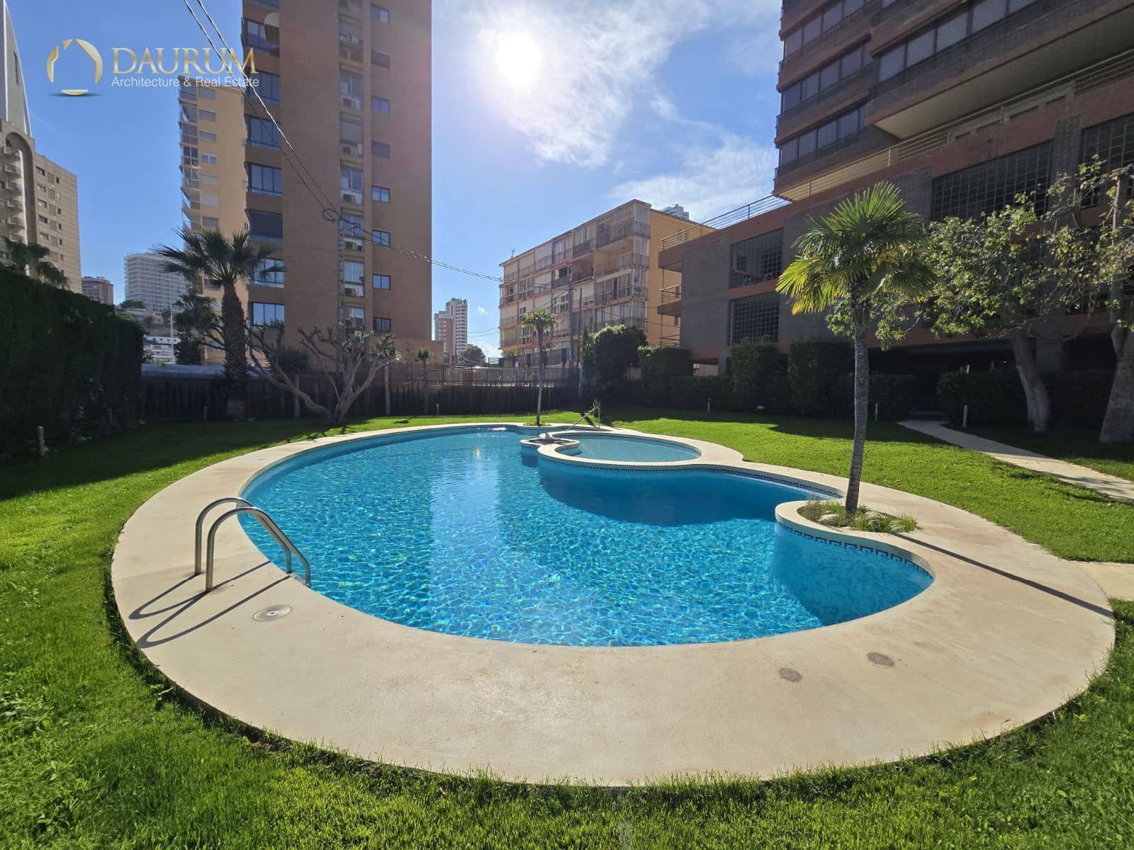 1 bedroom Flat for sale in Benidorm with pool garage - € 365,000 (Ref: 9829962)