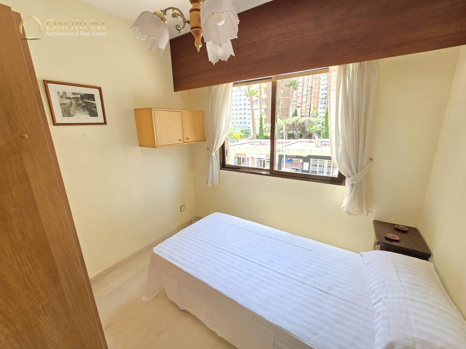 4 bedroom Flat for sale in Benidorm with pool garage - € 479,000 (Ref: 9844445)