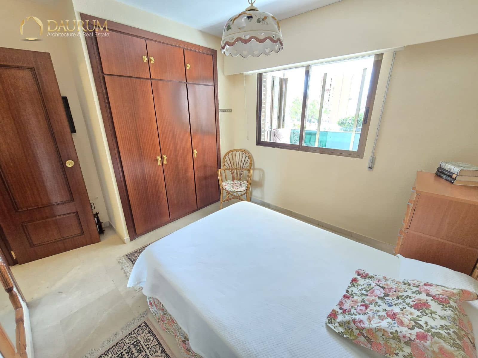 4 bedroom Flat for sale in Benidorm with pool garage - € 479,000 (Ref: 9844445)