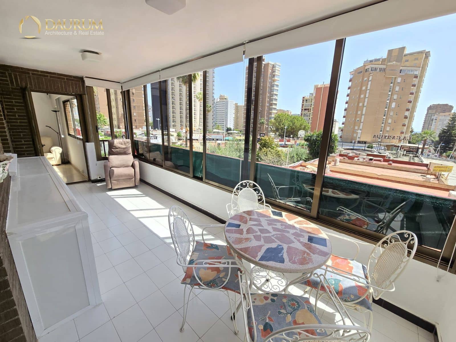 4 bedroom Flat for sale in Benidorm with pool garage - € 479,000 (Ref: 9844445)