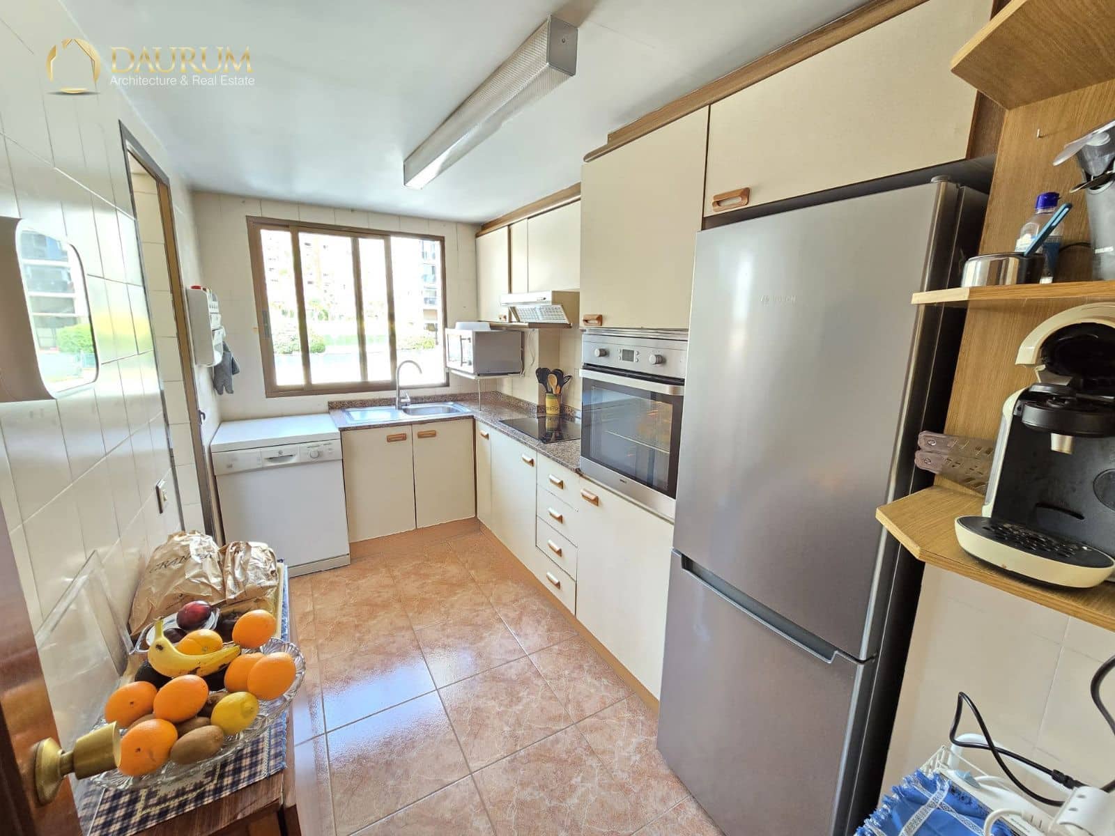 4 bedroom Flat for sale in Benidorm with pool garage - € 479,000 (Ref: 9844445)