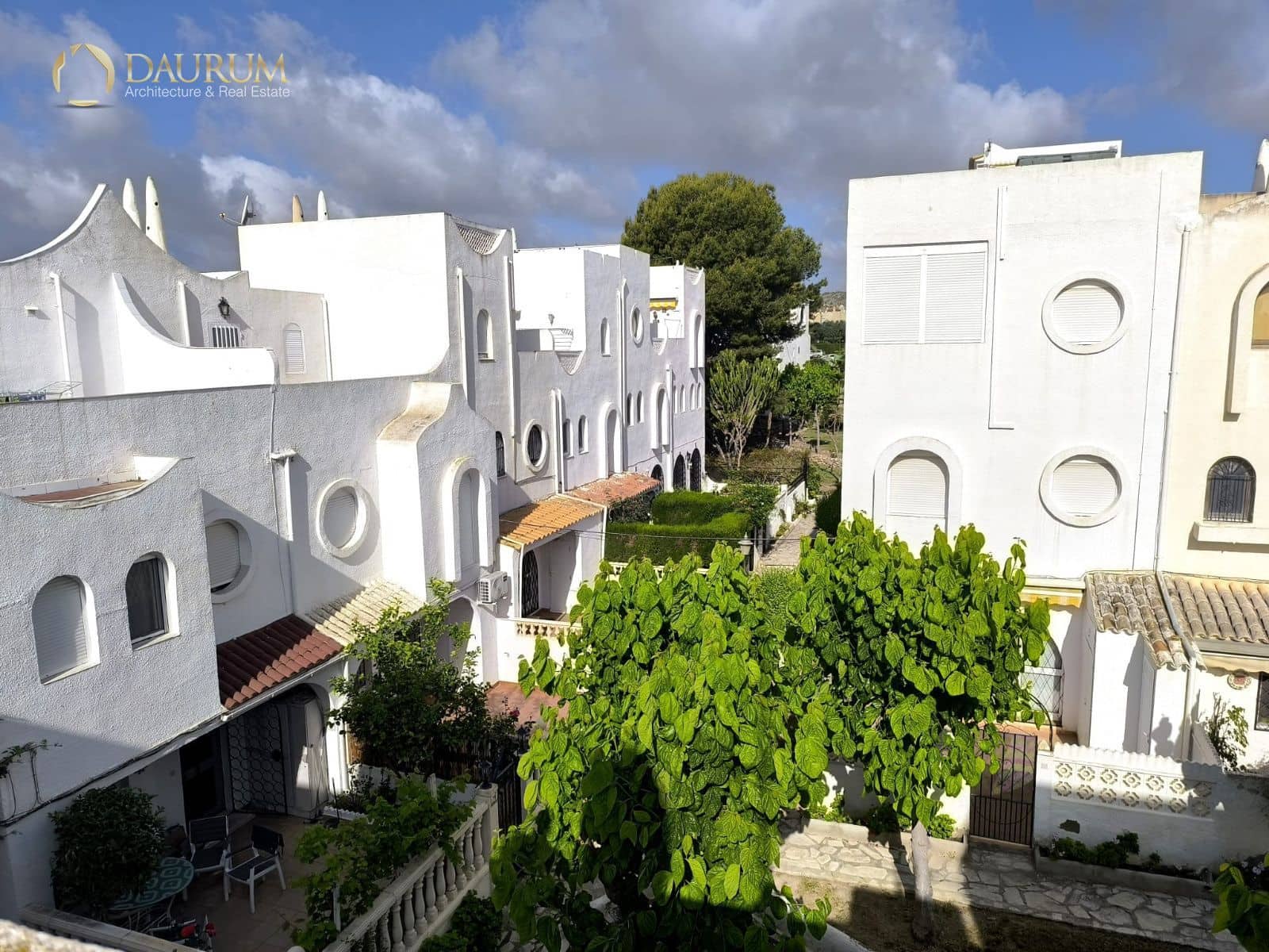 2 bedroom Townhouse for sale in El Campello with pool - € 239,000 (Ref: 9847785)