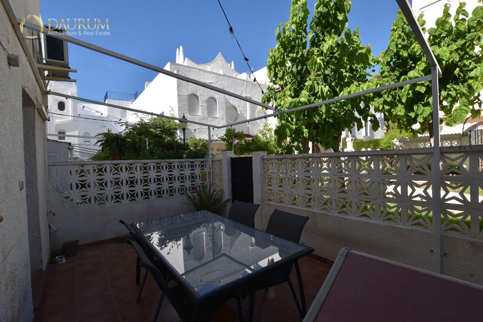 2 bedroom Townhouse for sale in El Campello with pool - € 239,000 (Ref: 9847785)