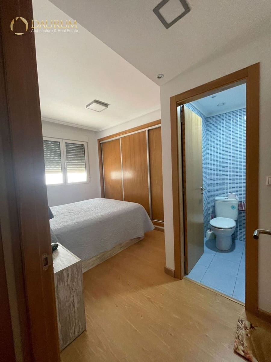 2 soveværelse Lejlighed til salg i Alicante by med garage - € 290.000 (Ref: 9847939)