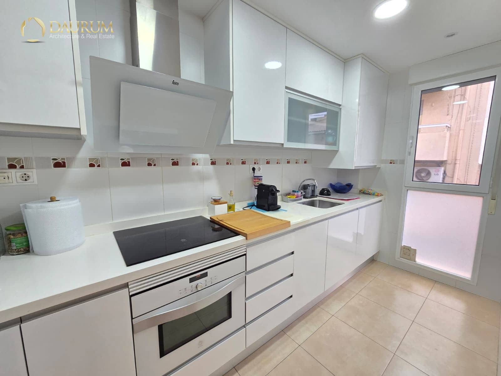 2 soveværelse Lejlighed til salg i Alicante by med garage - € 290.000 (Ref: 9847939)