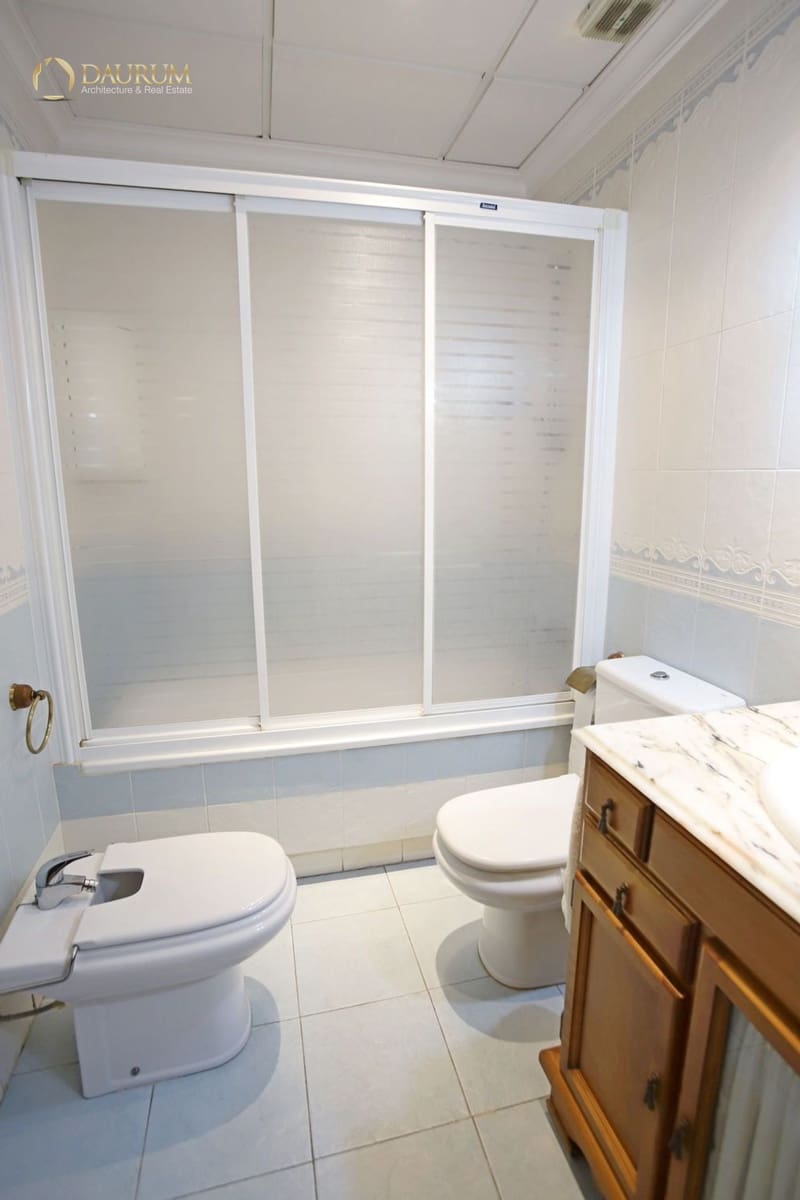 3 bedroom Flat for sale in Elche / Elx with garage - € 329,000 (Ref: 9850292)