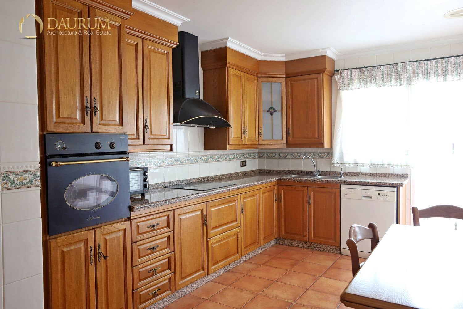 3 bedroom Flat for sale in Elche / Elx with garage - € 329,000 (Ref: 9850292)