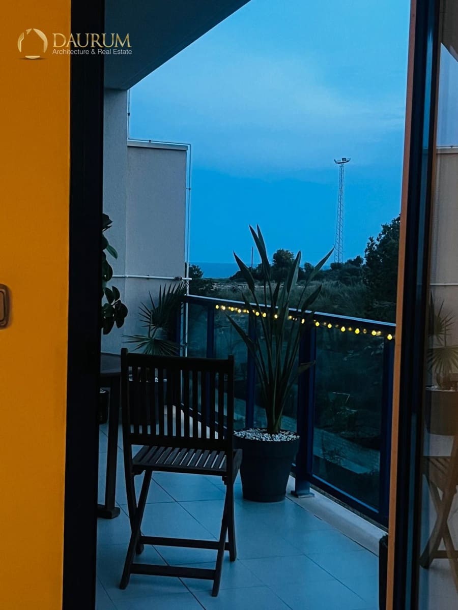 Piso de 2 habitaciones en Alicante / Alacant ciudad en venta con piscina garaje - 200.000 € (Ref: 9850441)