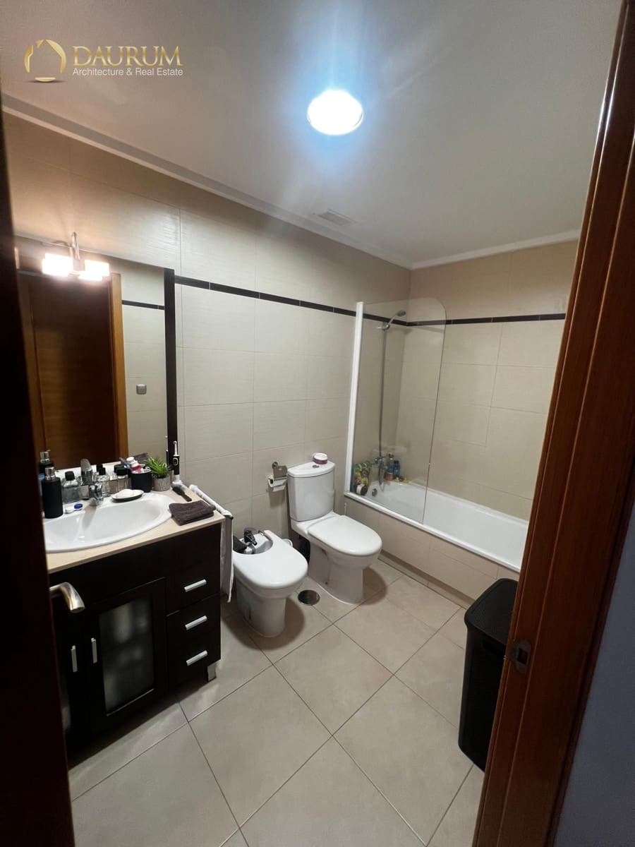 2 soveværelse Lejlighed til salg i Alicante by med swimmingpool garage - € 200.000 (Ref: 9850441)