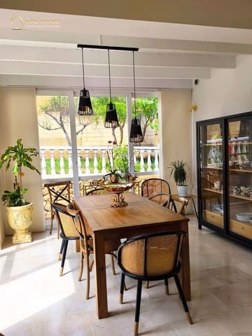 4 Zimmer Villa zu verkaufen in La Nucia Pueblo  , La Nucia mit Pool Garage - 598.000 € (Ref: 9863506)