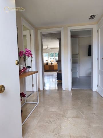 4 Zimmer Villa zu verkaufen in La Nucia Pueblo  , La Nucia mit Pool Garage - 598.000 € (Ref: 9863506)