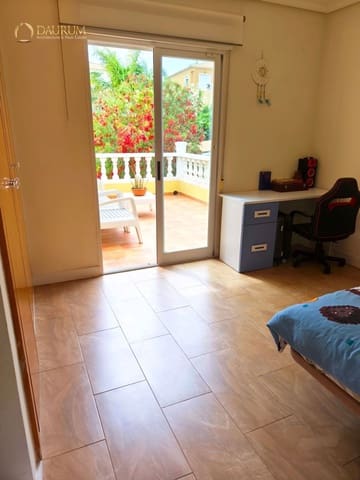 4 Zimmer Villa zu verkaufen in La Nucia Pueblo  , La Nucia mit Pool Garage - 598.000 € (Ref: 9863506)