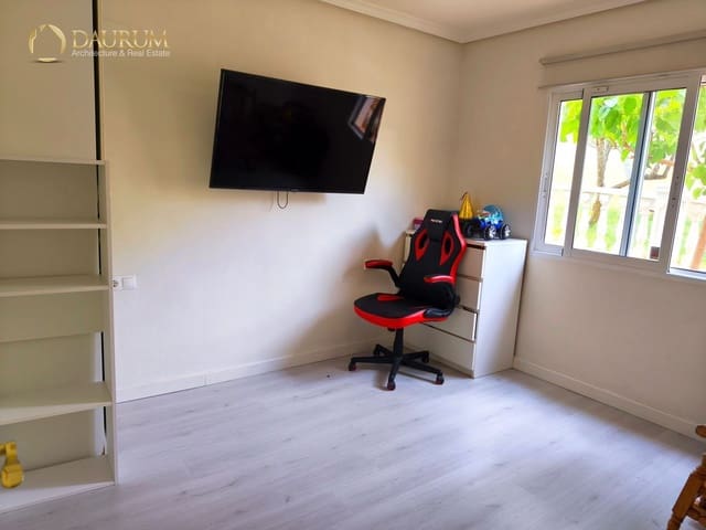 4 Zimmer Villa zu verkaufen in La Nucia Pueblo  , La Nucia mit Pool Garage - 598.000 € (Ref: 9863506)