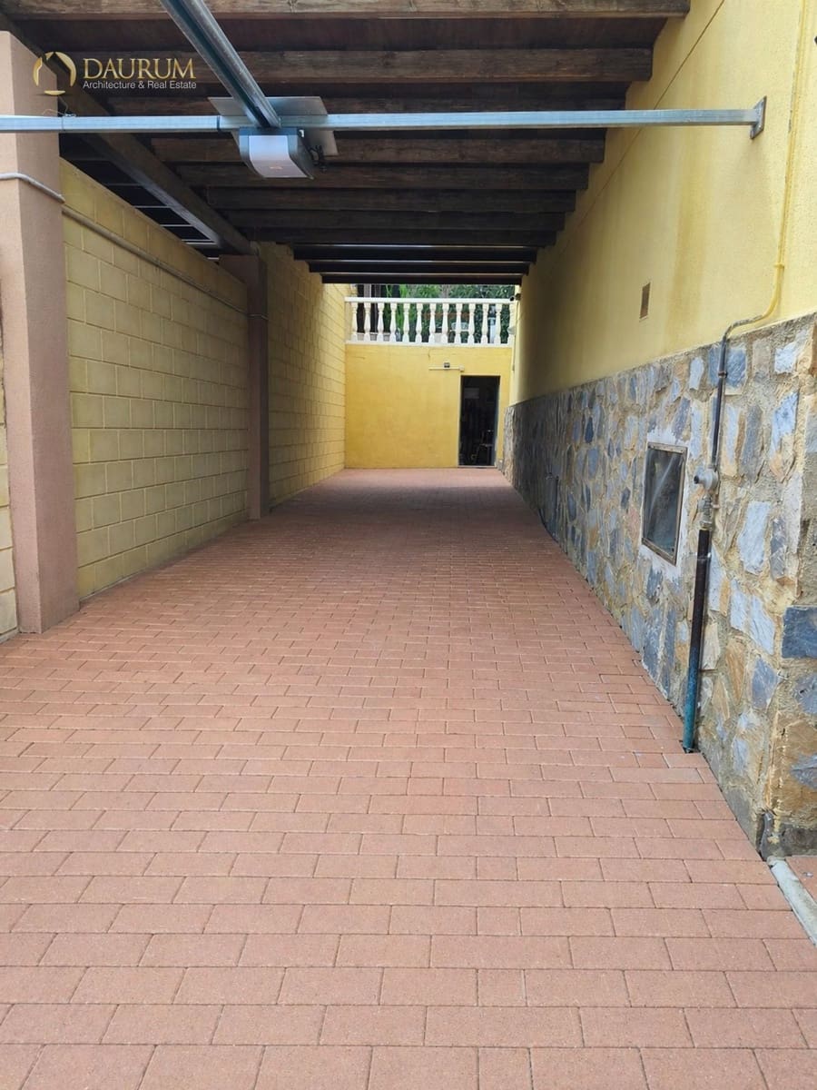 4 slaapkamer Villa te koop in La Nucia met zwembad garage - € 598.000 (Ref: 9863506)