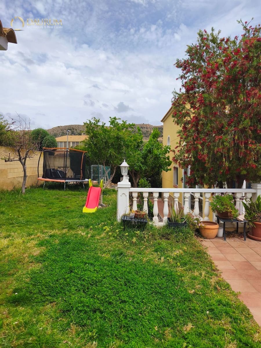 4 slaapkamer Villa te koop in La Nucia met zwembad garage - € 598.000 (Ref: 9863506)
