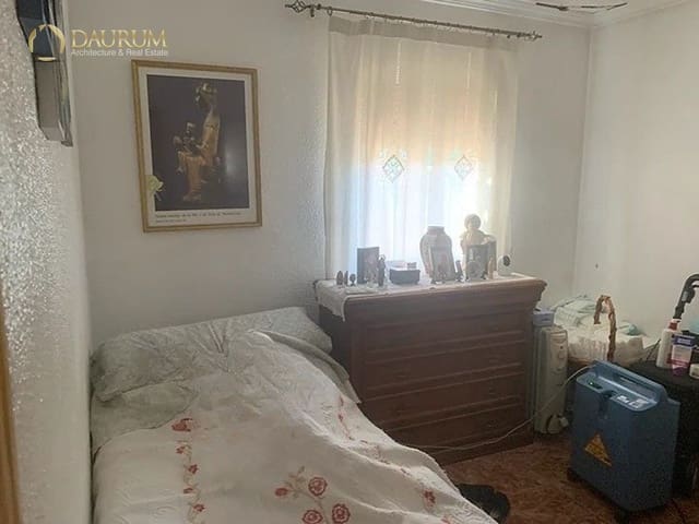 3 slaapkamer Flat te koop in Alicante stad - € 150.000 (Ref: 9882505)