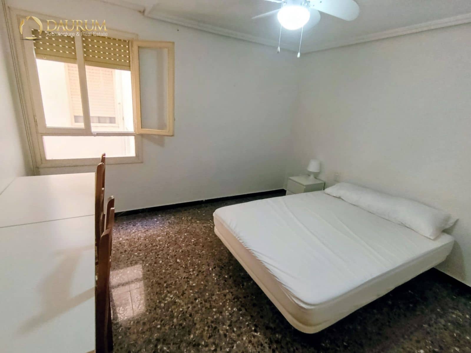 4 bedroom Flat for sale in Elche / Elx - € 195,000 (Ref: 9889232)