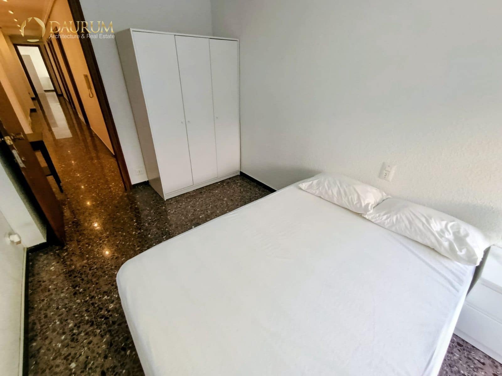 4 bedroom Flat for sale in Elche / Elx - € 195,000 (Ref: 9889232)