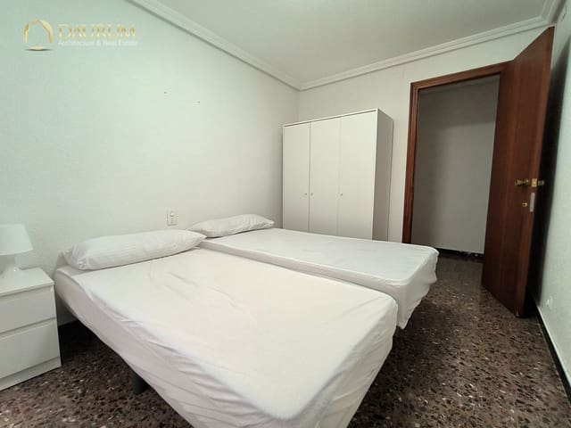 4 quarto Apartamento para venda em Elche / Elx - 195 000 € (Ref: 9889232)
