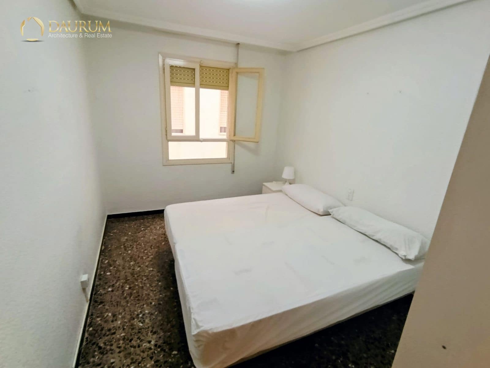 4 bedroom Flat for sale in Elche / Elx - € 195,000 (Ref: 9889232)