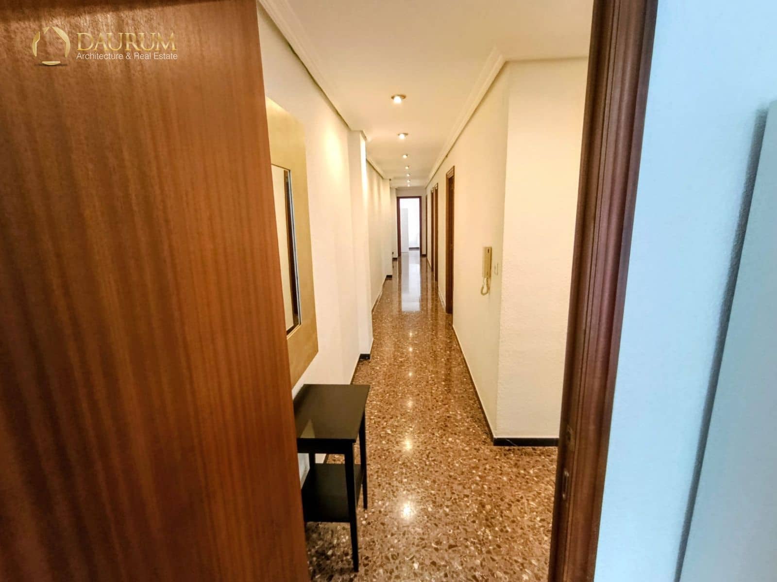 4 bedroom Flat for sale in Elche / Elx - € 195,000 (Ref: 9889232)